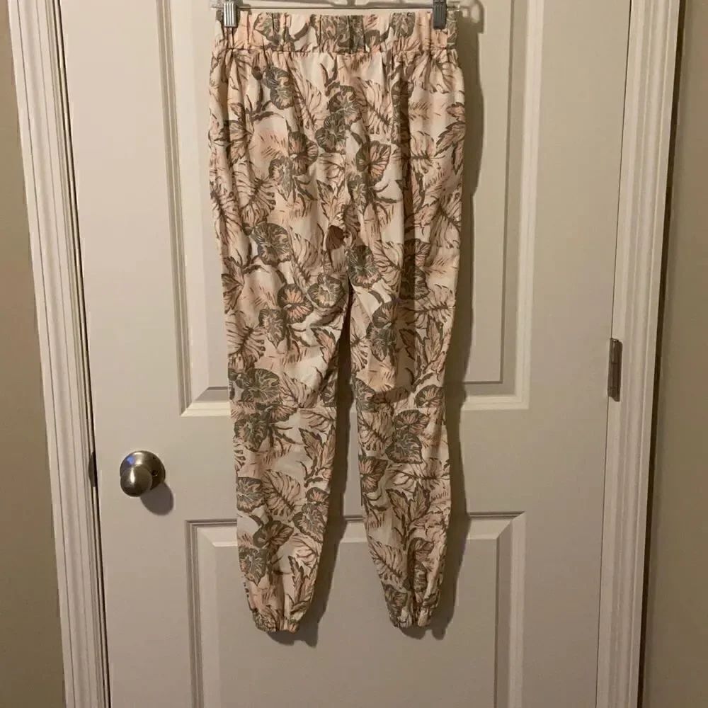 Merrell Floral Joggers    - Picture 4 of 8
